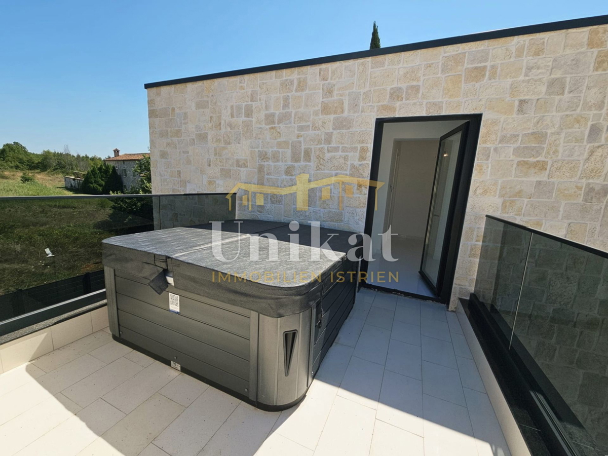 Moderna novogradnja z bazenom blizu Poreča